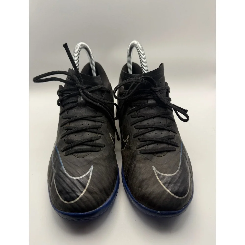 Nike dominate court